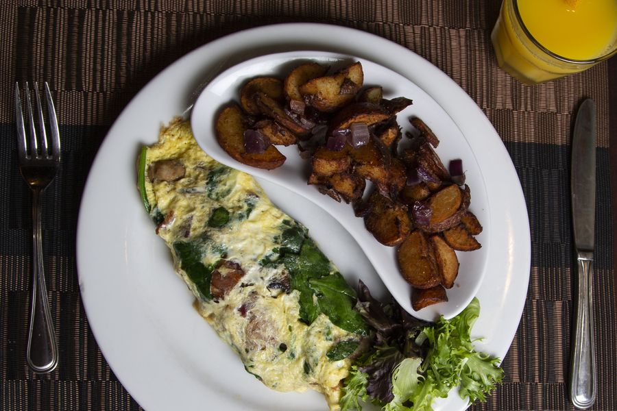 Spinach bacon mushroom omelet