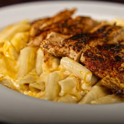 4 CHEESE MAC & CHEESE WITH BLACKENED CHICKEN
