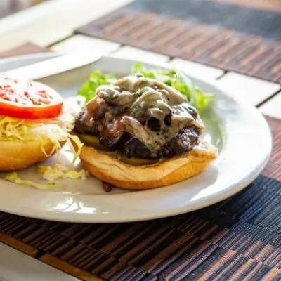 BACON SWISS BURGER