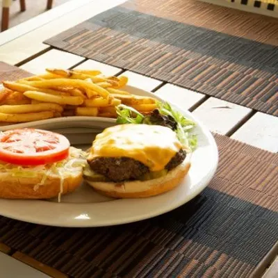 CHEESEBURGER