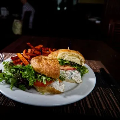 CHICKEN SALAD CROISSANT