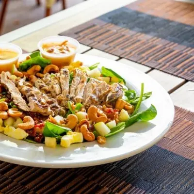 CHICKEN SPINACH SALAD