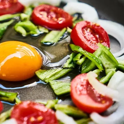 CUSTOMIZE YOUR OWN OMELET