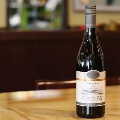 OYSTER BAY Pinot Noir, Marlsborough, New Zealand